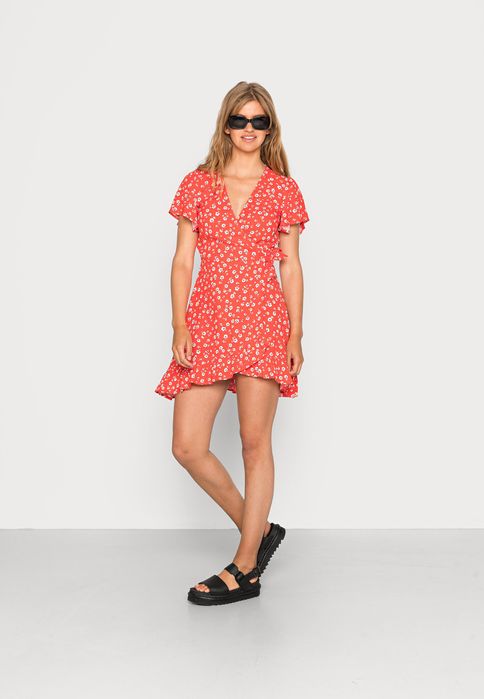 Sukienka kopertowa w kwiaty Even & Odd 38