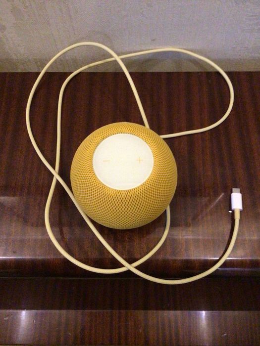 Apple HomePod mini (yellow)