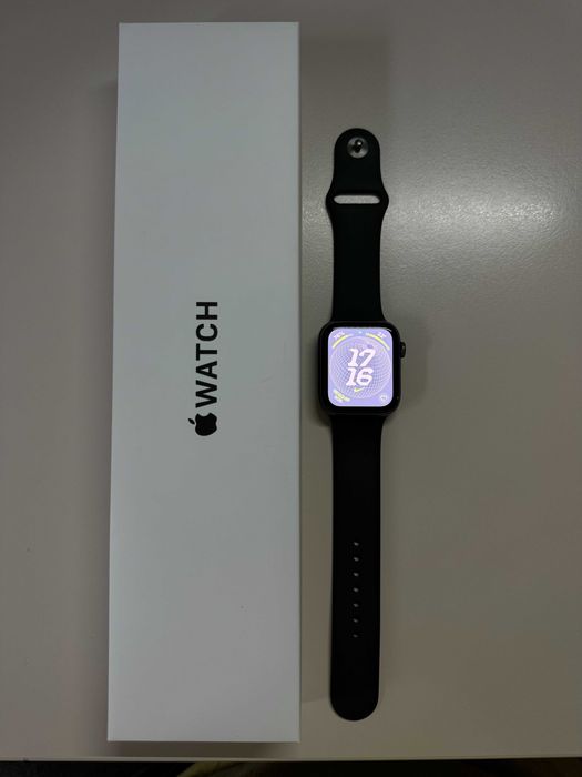 Apple Watch SE 44mm