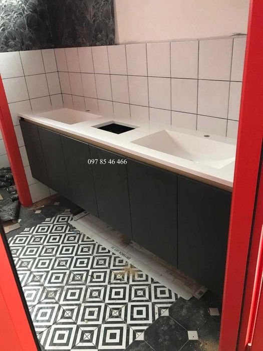 Тумба з стільницею над пральною машиною