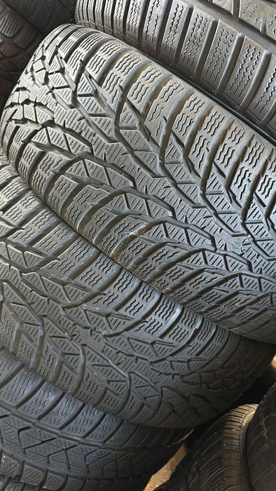 Продам зимові шини б/у 205/55 r17