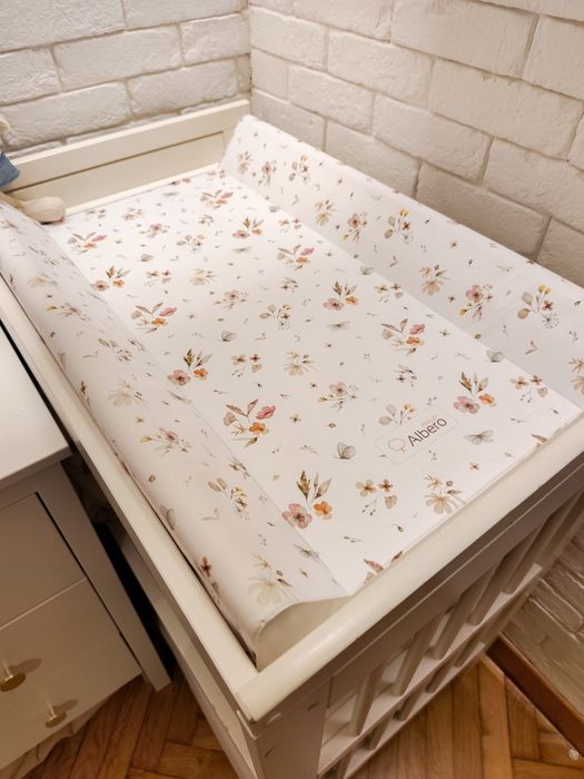 Przewijak Ikea GULLIVER oraz mata usztywniona Albero Mio