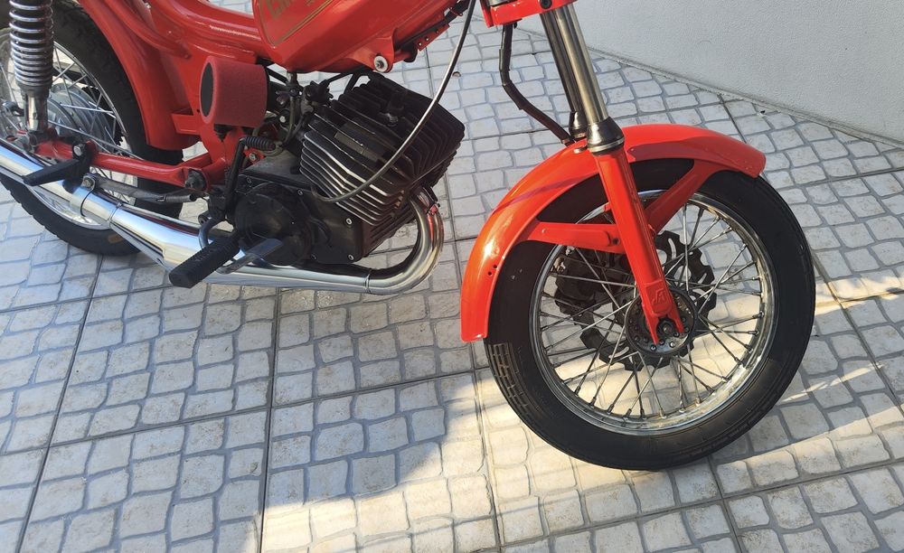 Casal Boss Macal M83