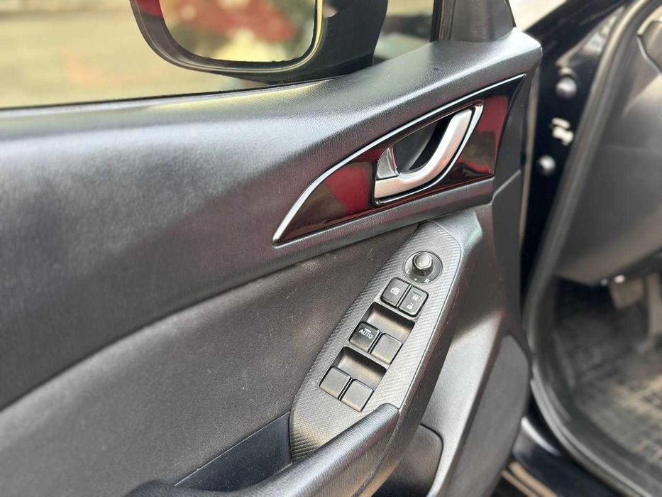Mazda 3 SkyActiv 2014 року