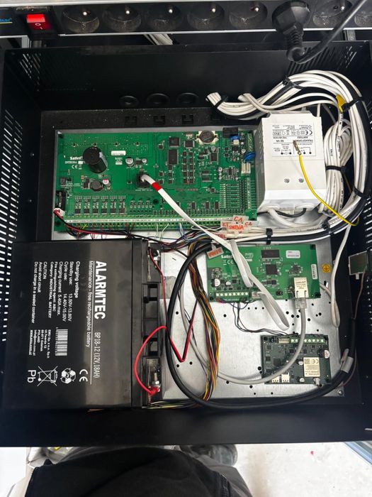 Profesjonalne systemy zabezpieczeń • CCTV • ALARMY • SMART HOME
