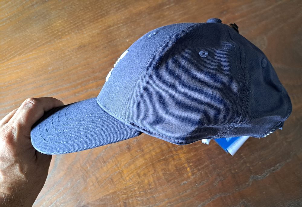 Chapéu marca Adidas - Cor azul marinho