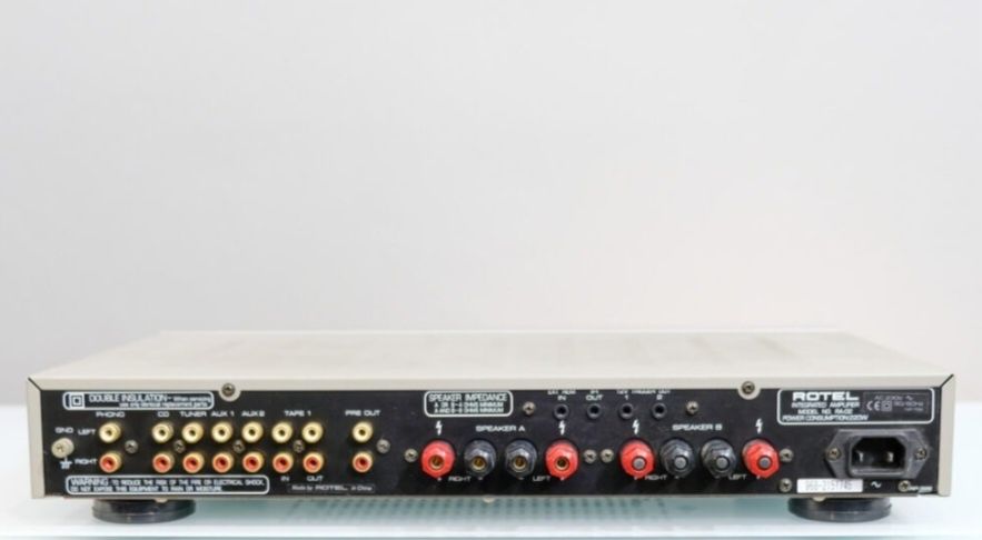 Amplificador Rotel Ra 02