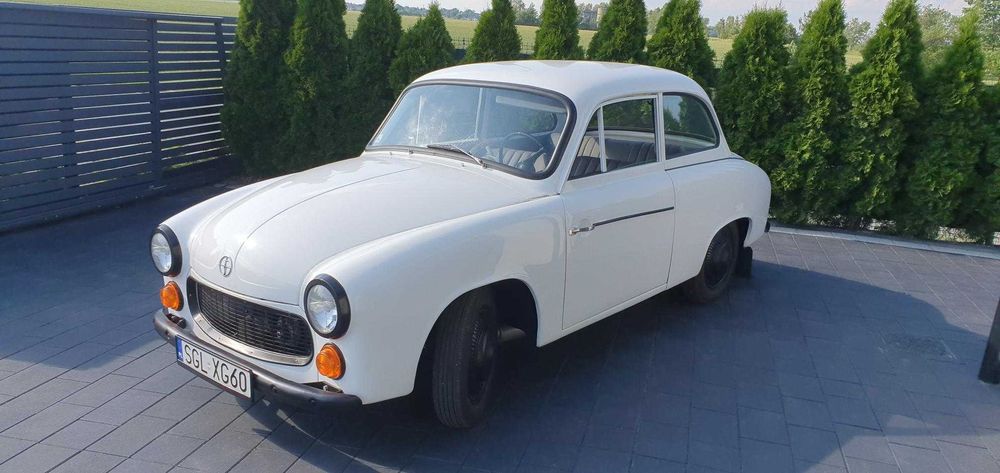 Samochód osobowy SYRENA 104