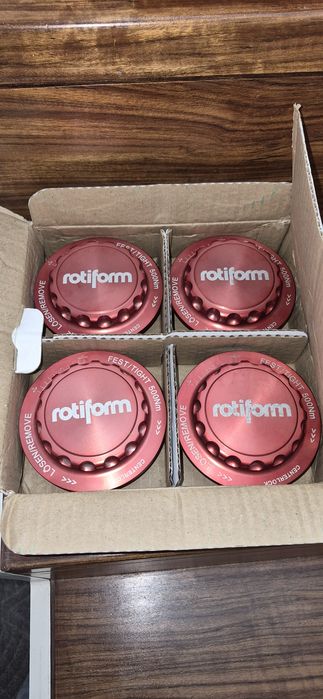 Center lock  rotiform