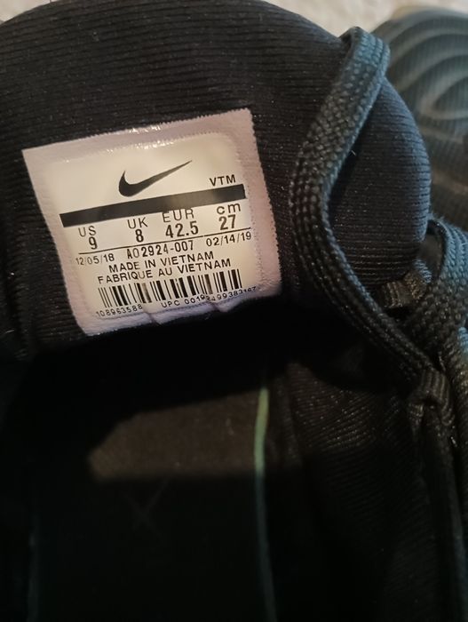 Tenis sapatilhas  -Pretas	Nike	Airmax 720*