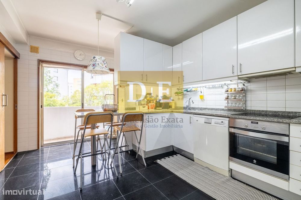 Apartamento T3 em Zona Nobre de Requesende em Ramalde