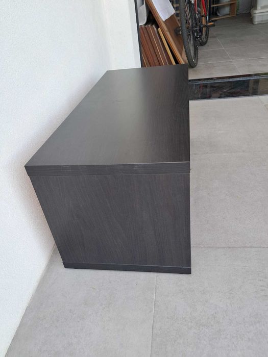 TV Sony Bravia com estante e suporte