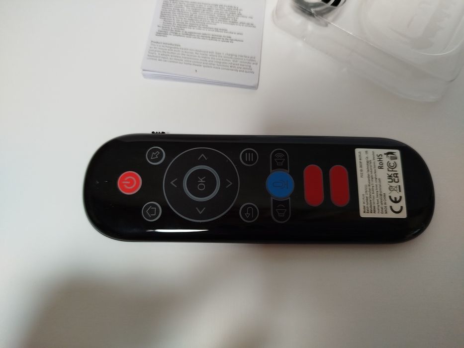 Bezprzewodowy Pilot multimedialny podświetlany.