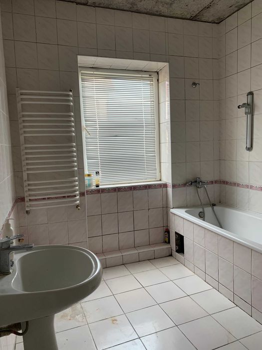 Продажа Житлового будинка  327 кв.м в м. Чернівцях + Київ