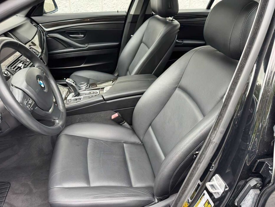 BMW 5 Series      2016