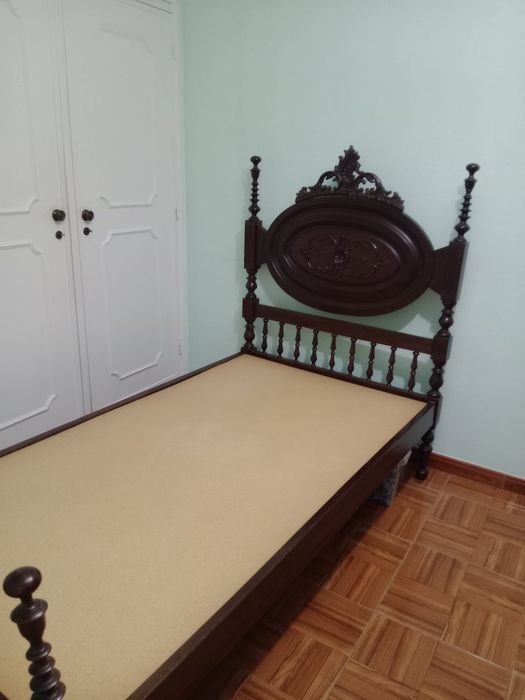 Cama de Madeira clássica