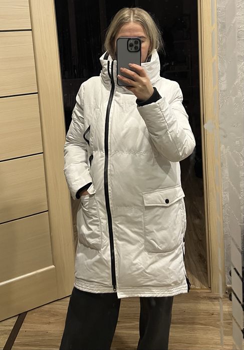 Продам зимову подовжену куртку в гарному стані