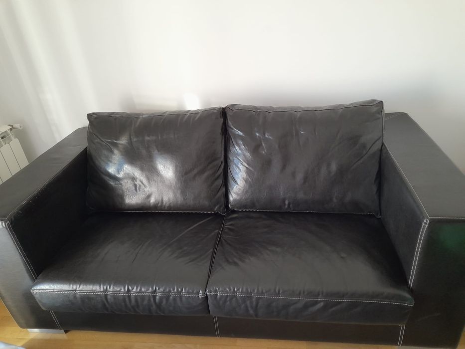 Vendo sofá de cabedal