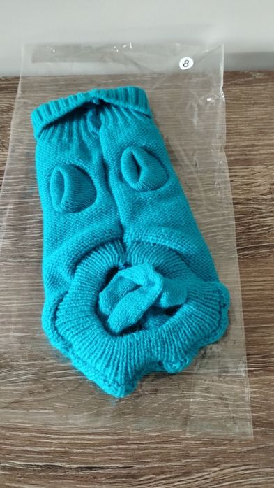 Duas trelas+ camisola de lã.