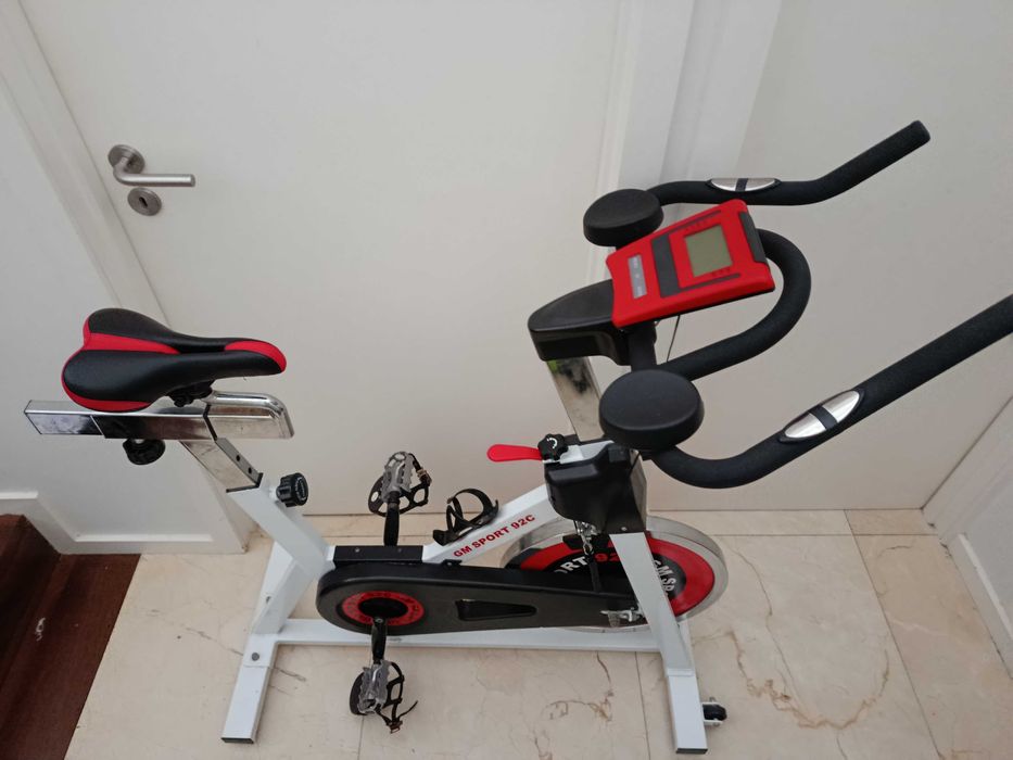 Bicicleta Indoor Spinning GM Sport 92C – Robusta e Ajustável