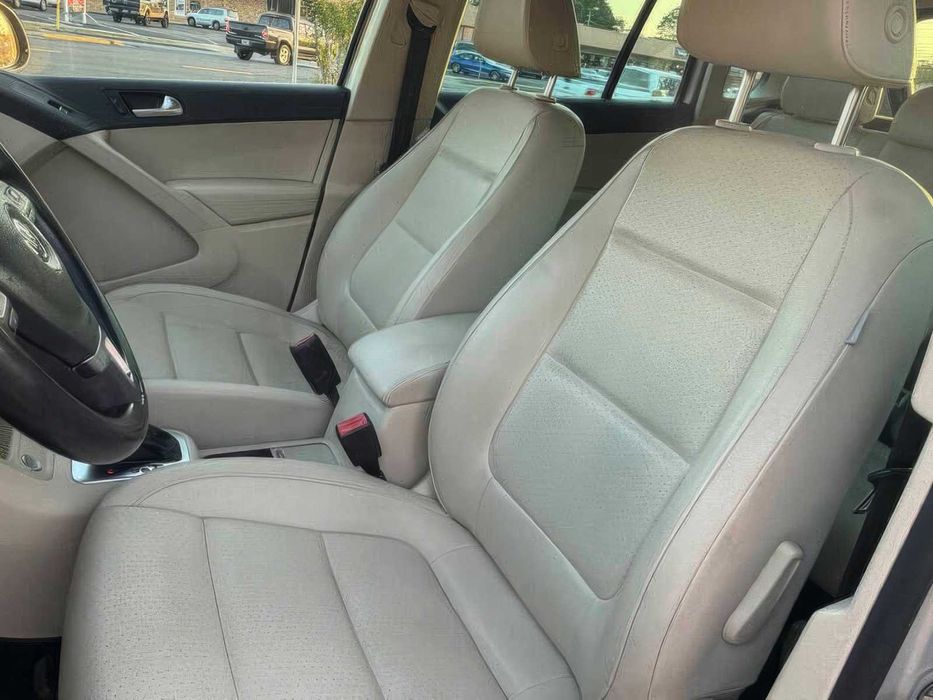 Volkswagen Tiguan R-Line      2015