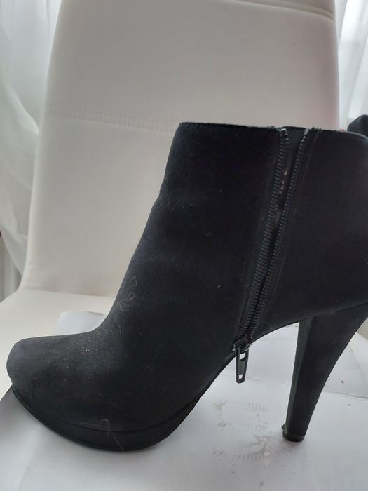 Śliczne botki na szpileczce