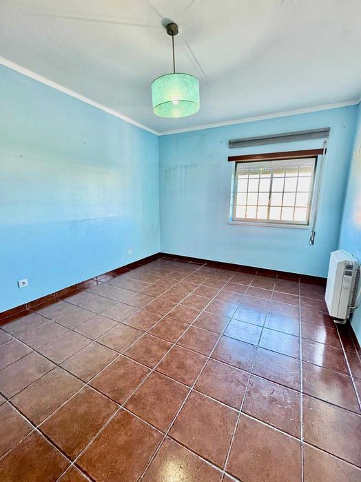 Andar de moradia T3 + sótão e parqueamento