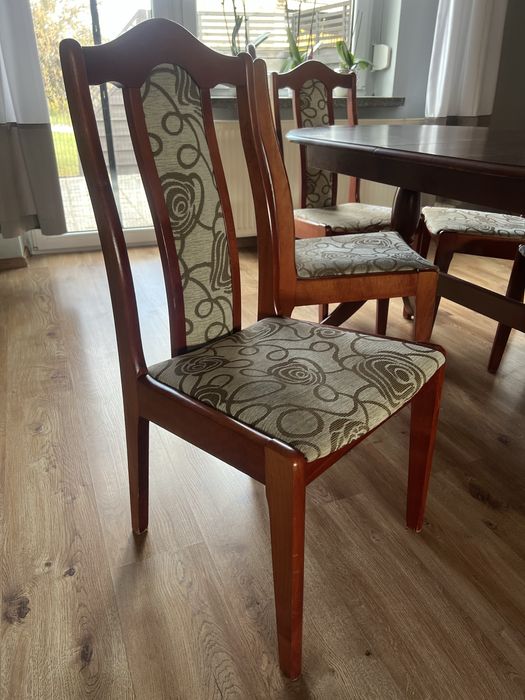 Stół rozkładany + 6 krzeseł | Komplet