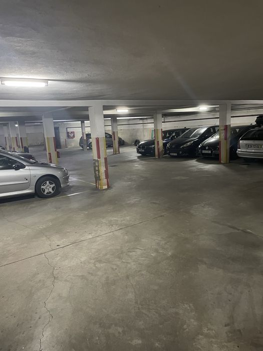Alugo lugar de garagem