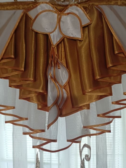 Продам шторы ламбрикен