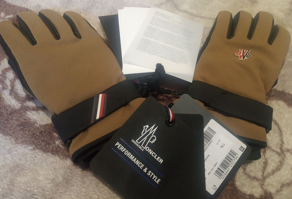 Перчатки Moncler Grenoble