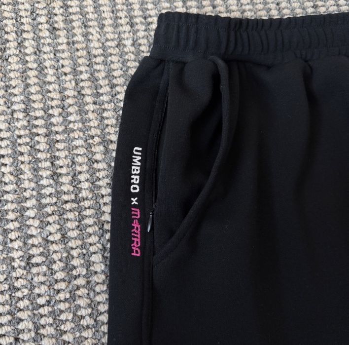 Штани MERTRA x Umbro Warm Up Joggers (Black/Grey]