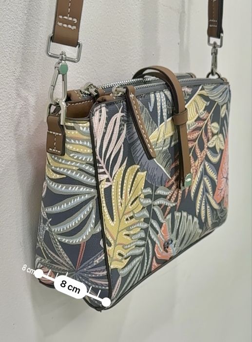 Mala floral linda para primavera - verão. Nova