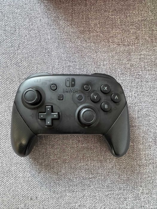 Nintendo Switch Pro Controller