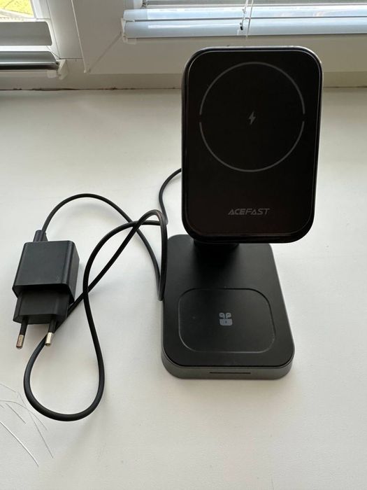 Безпровідна зарядна станція Acefast