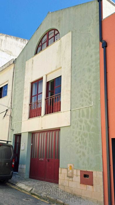 Moradia independente T1 (+ 2 quartos)