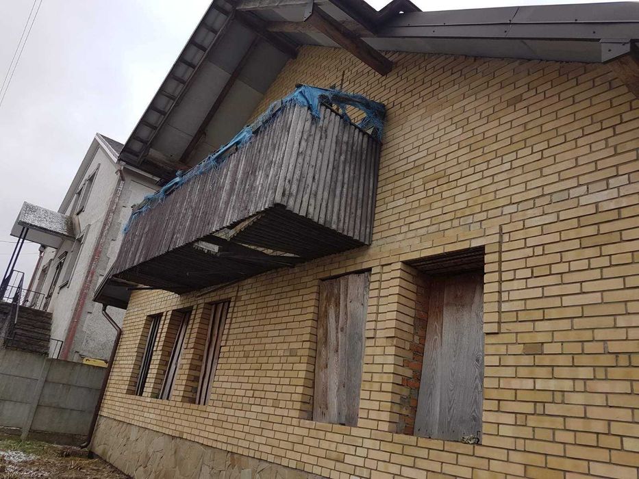 Незавершений будинок та земельна ділянка 6 сот., м. Дубляни