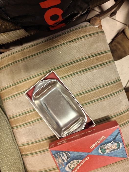 Stary półmisek na rybkę nierdzewny.