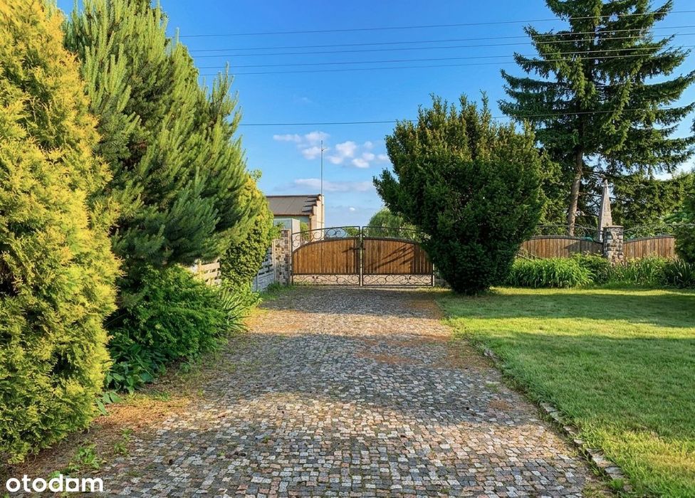 Dom pod Dęblinem | ogrodzona działka 2418 m² | dwustanowiskowy garaż