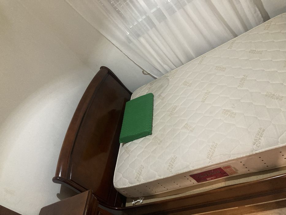 Cama, Cómoda, Mesas Cabeceira e Roupeiro