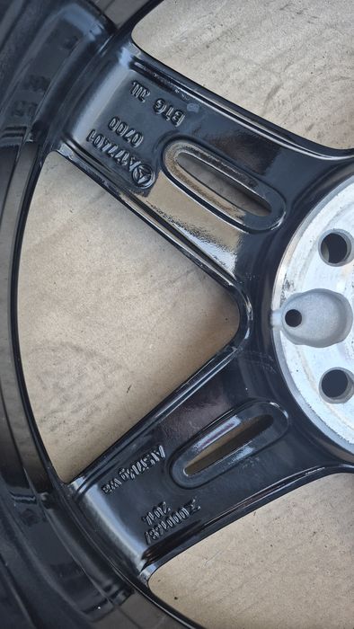 Felga aluminiowa 18", 5x112, et49, 7.5J. Otwór 66.6.