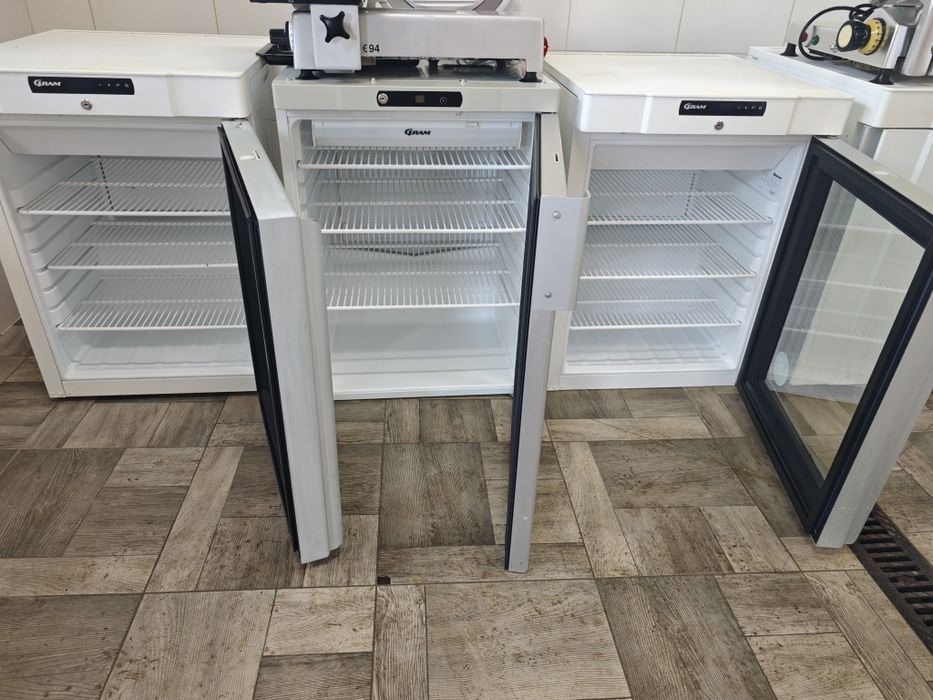 Барний холодильник професійний Gram