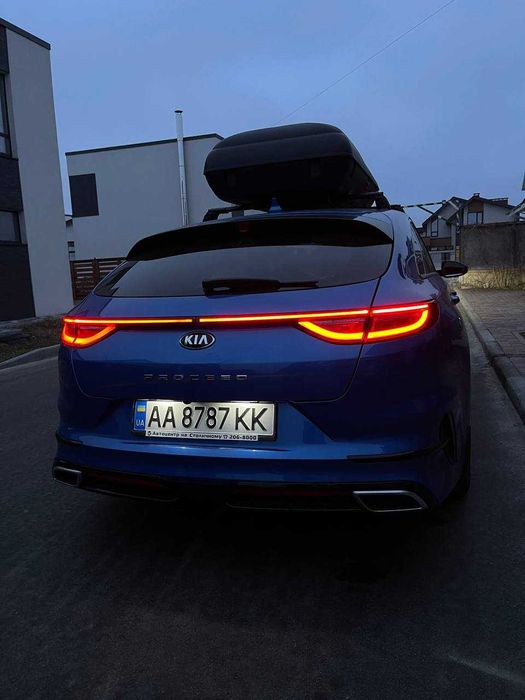 Kia ProCeed офіційне авто.
