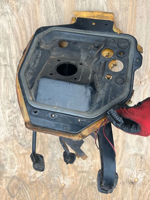 Педальный узел Фольксваген Т-4 с электрической педалью 2.5