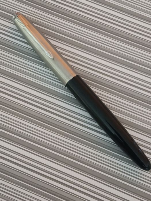 Caneta Parker 21 de aparo, preta e inox