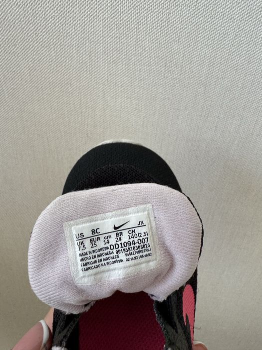 Nike кросівки для дівчинки