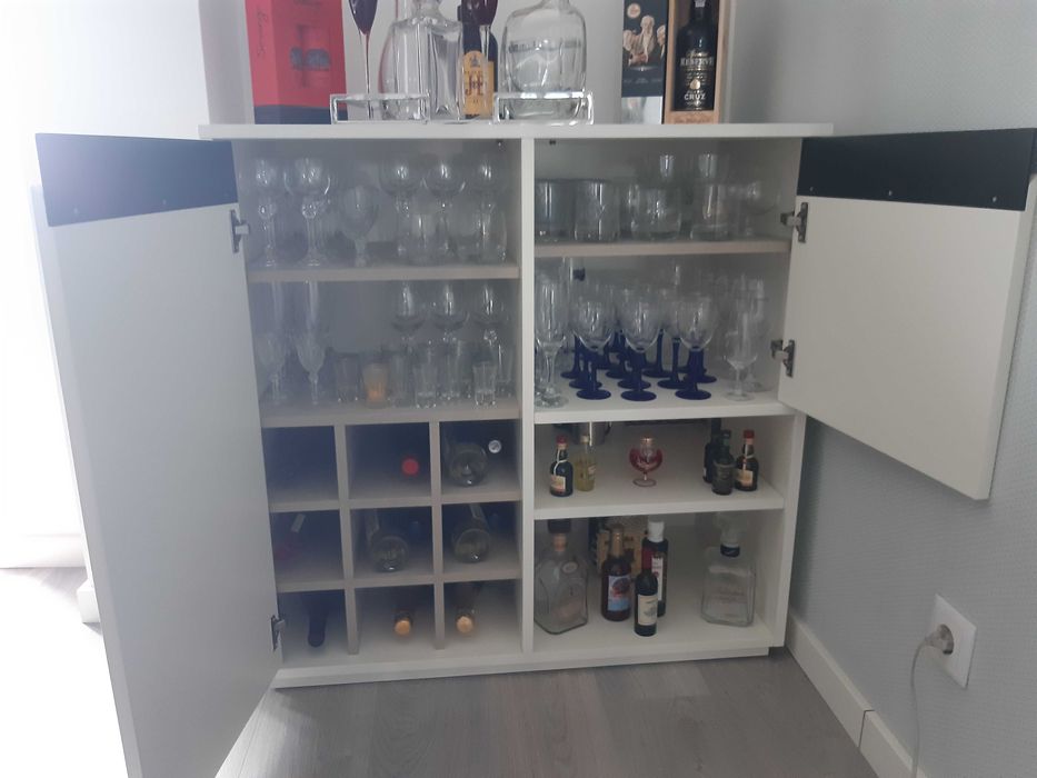 Bonito, prático e excelente bar