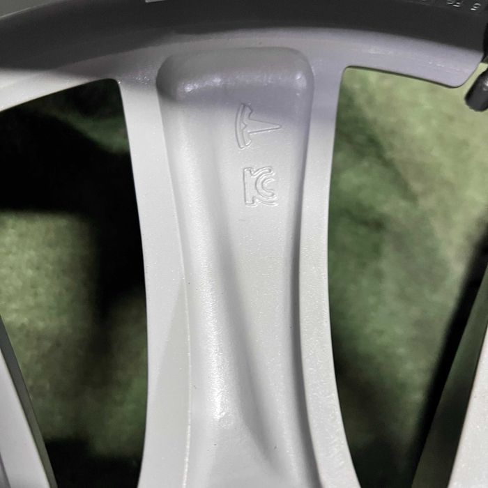 Нові оригінальні диски 5/120 r19 Tesla Model S-X