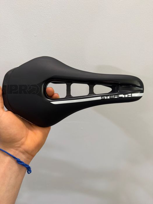 Selim Bicicleta PRO Stealth 142mm (Como Novo)