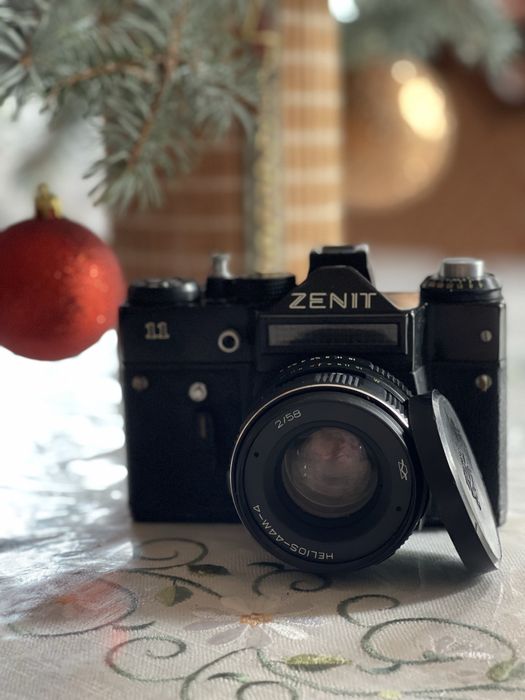 Плівковий фотоапарат Zenit 11 + Helios-44M-4 2/58 (Made in USSR)